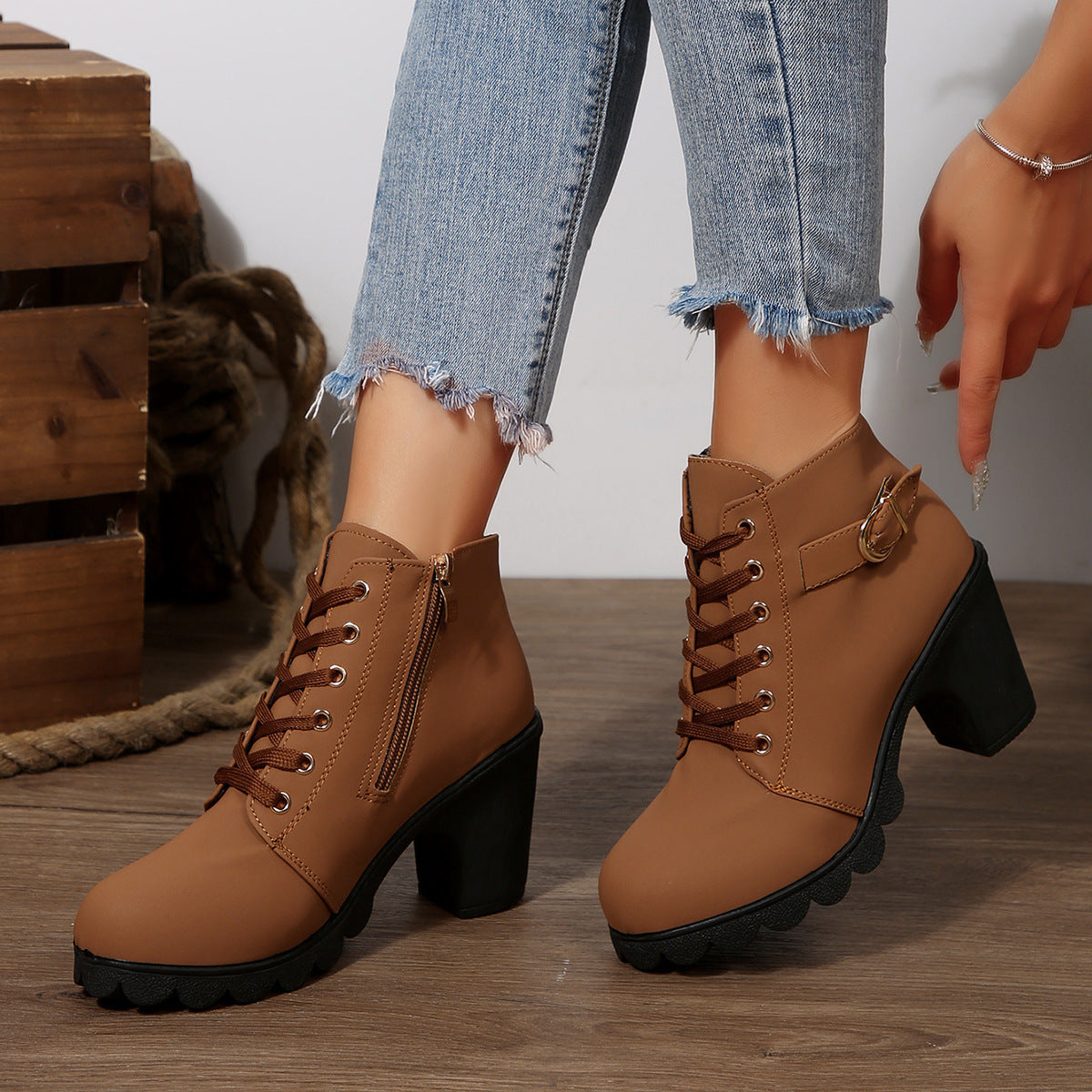 Chunky Heel Women's Leather Boots Low Cuff Round Toe High Heel Lace-Up Style with Heightening and Slimming Effect